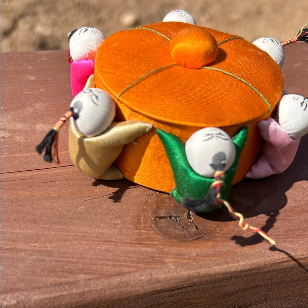 Vintage Silk Chinese Pin Cushion Trinket Box - Picture 7 of 8